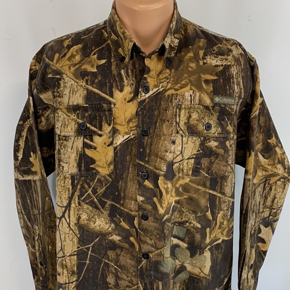 Columbia long sleeve button down collar camo shirt.  M - Picture 2 of 7